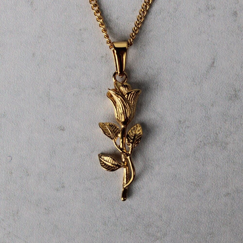 Gold Rose Pendant Chain Necklace